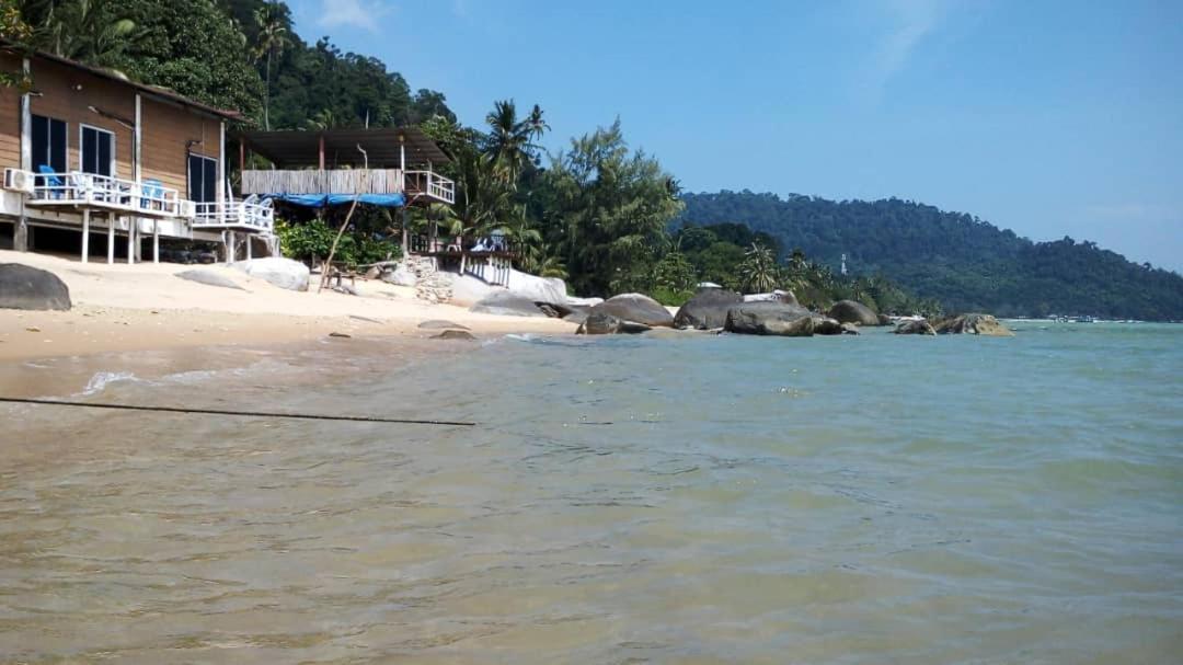 Bungkil Place Hotel Ilha Tioman Exterior foto